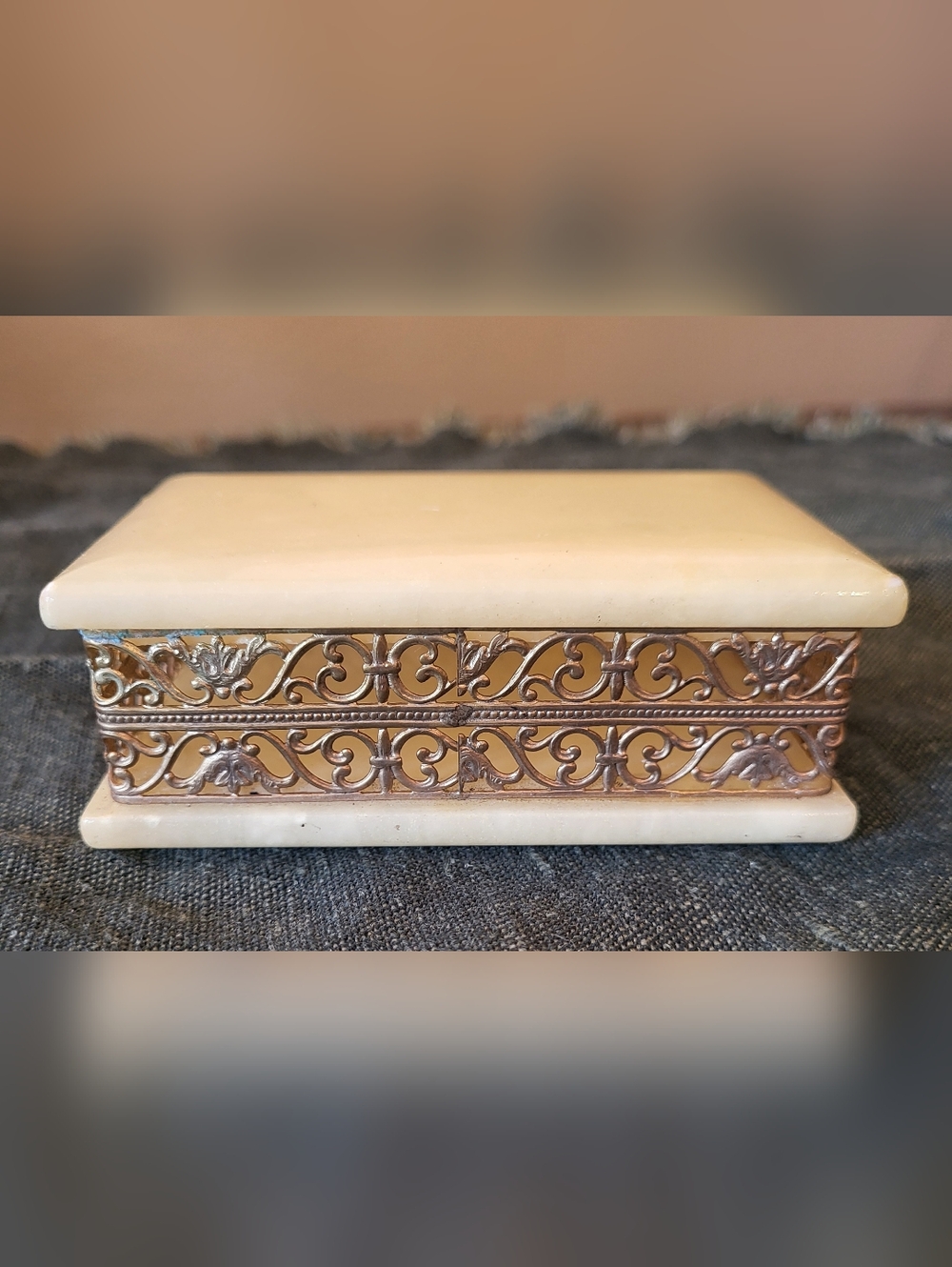 Vtg Italian Alabaster Trinket Box w Lid Gold Metal Filigree Ornate Rectangular